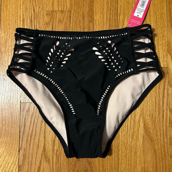 Bikini Bottom - Picture 1 of 3